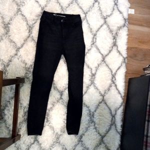 Black no boundaries jeans